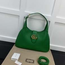 Gucci Hobo Bags